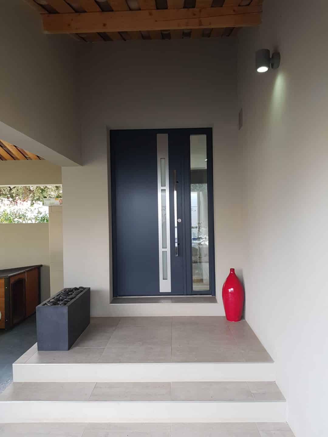 Porte moderne avec fixe latéral