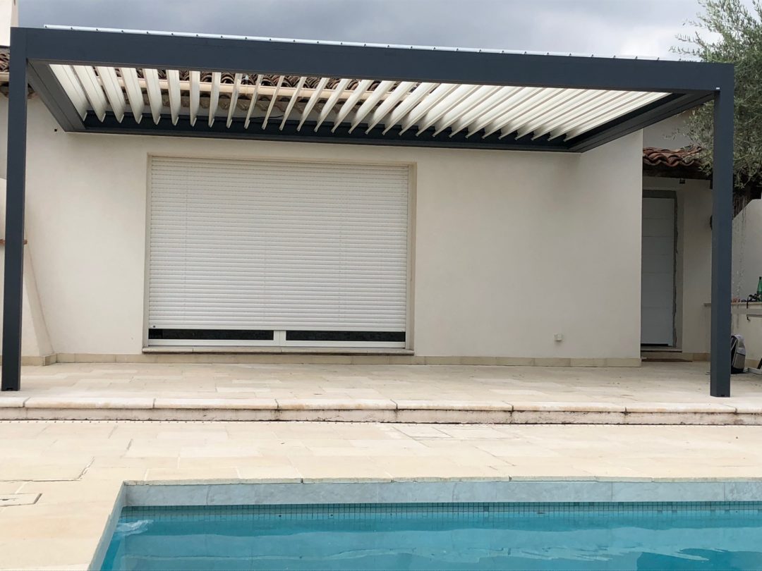 Pergola bioclimatique, vue large