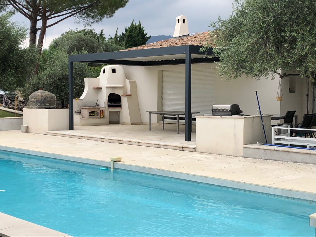 pergola en aluminium avec four/barbecue et piscine large
