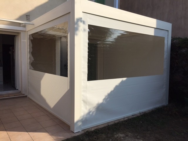 pergola bioclimatique fermée