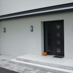 porte d'entrée aluminium avec 4 fenêtres